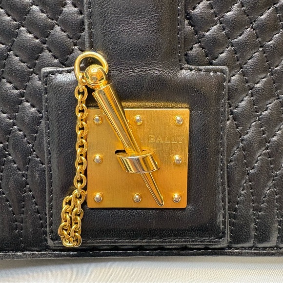 Bally Vintage Quilted Leather Pin Lock Closure Shoulder Bag RARE Gold Hardware - Picture 2 of 12